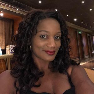 Meet your Posher, Raquel